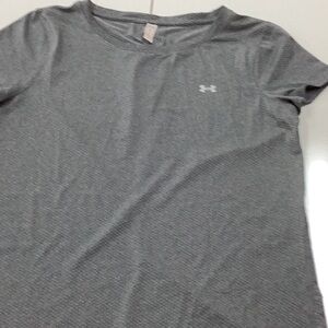 Under Armour Gray Short Sleeve Tee